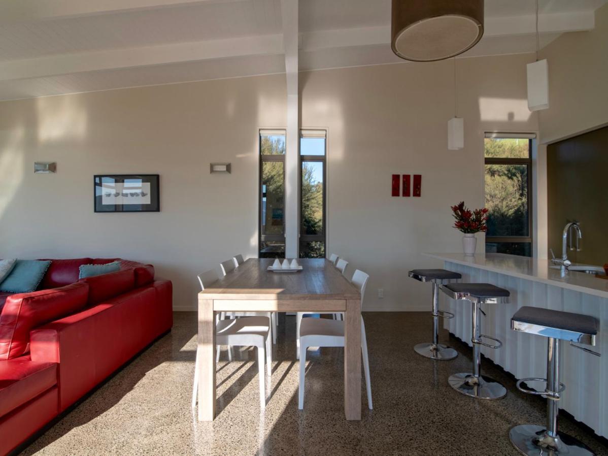 Kotare Point Paradise - Akaroa Holiday Home 외부 사진
