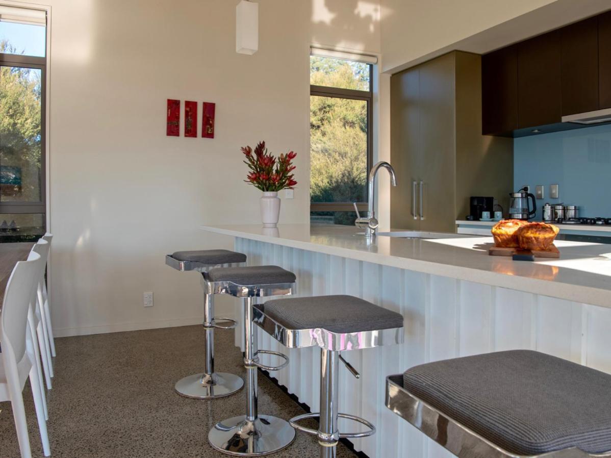 Kotare Point Paradise - Akaroa Holiday Home 외부 사진
